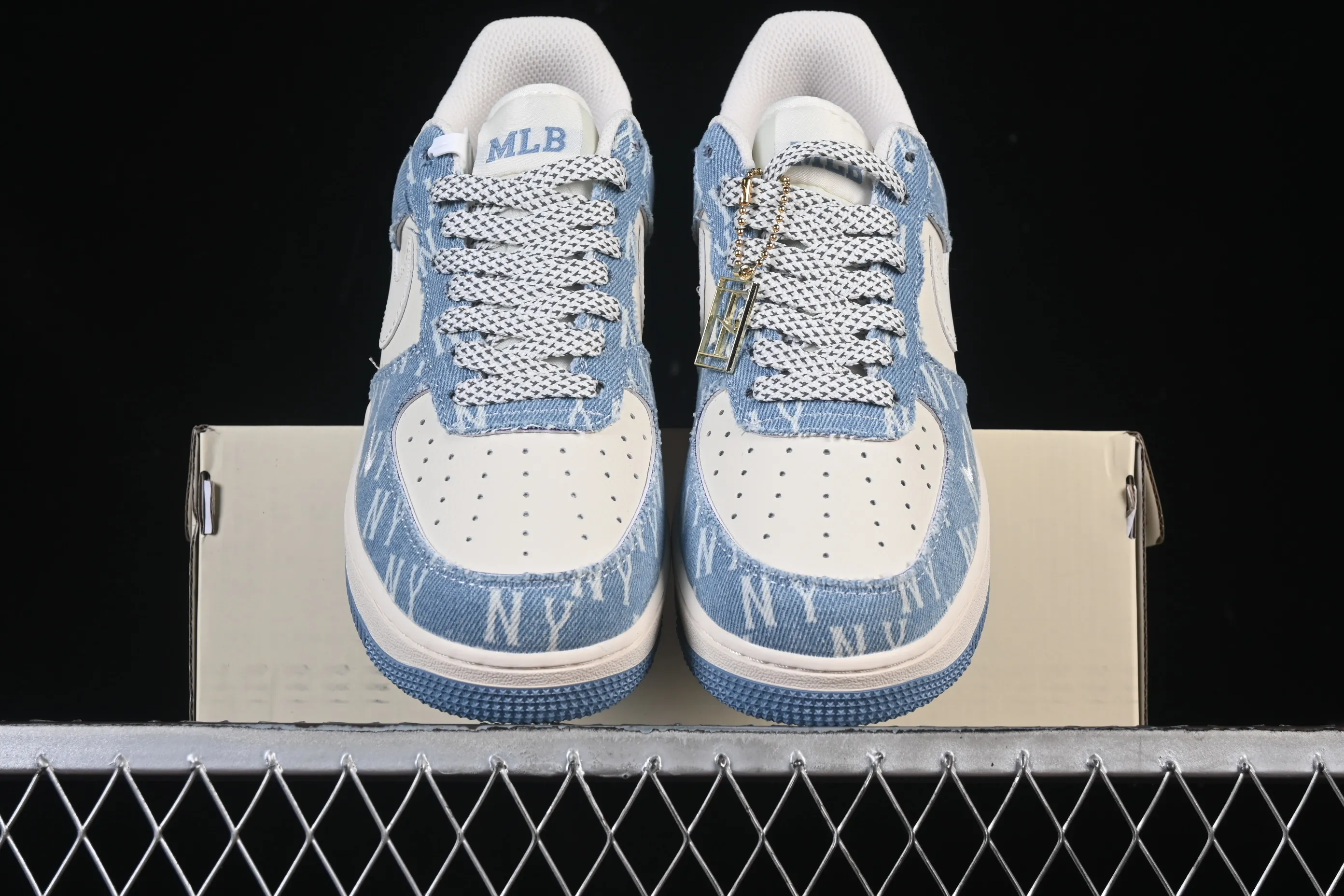 All categories Nk Air Force 1 Air Force series Nk Air Force 1 Low Air Force low-top Nike Air Force 1'07 Low light blue denim Air Force 1 low-top casual sneakers XY2025-002